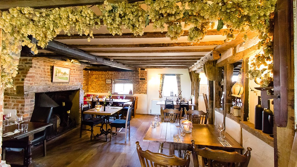 Farriers-Arms_interior (c).jpg
