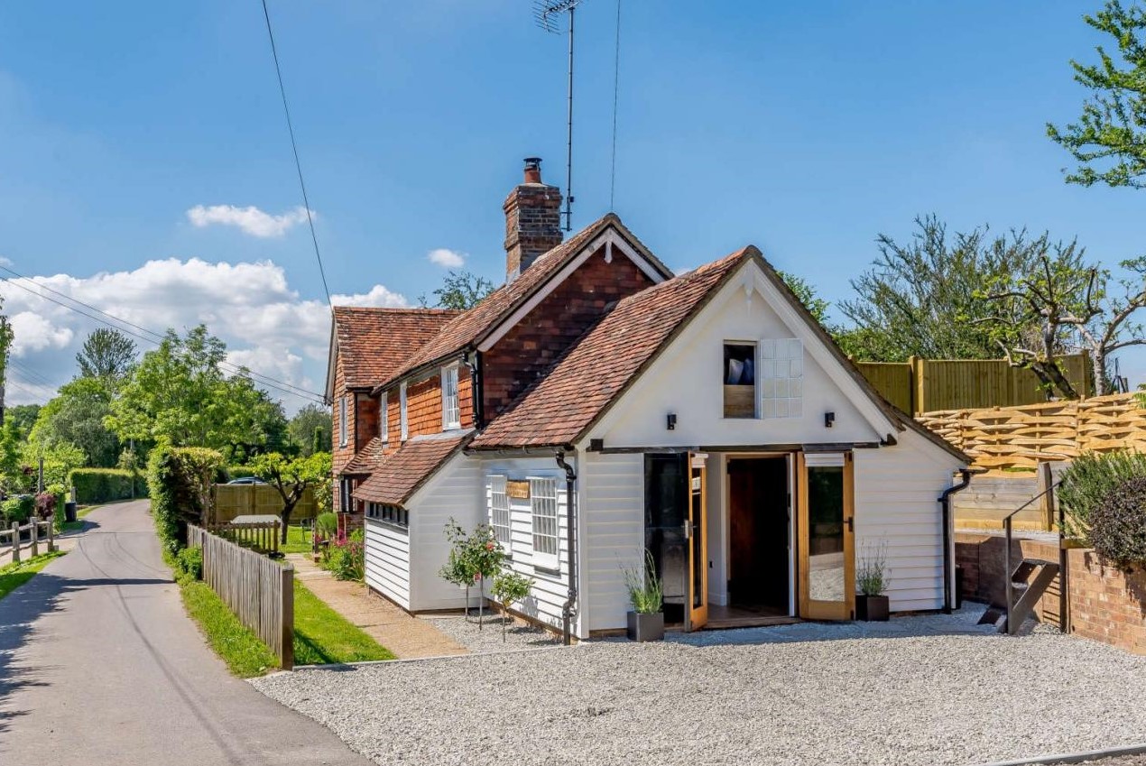 Grape Escape Accommodation. (Cropped)Jpg