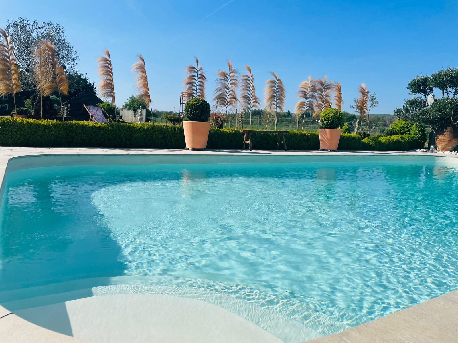 Red House Horizontalpool Pic