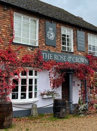 The Rose And Crown At Munday Bois